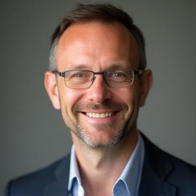 Porträtfoto von Lars Baumann, Senior Consultant Nachhaltigkeit